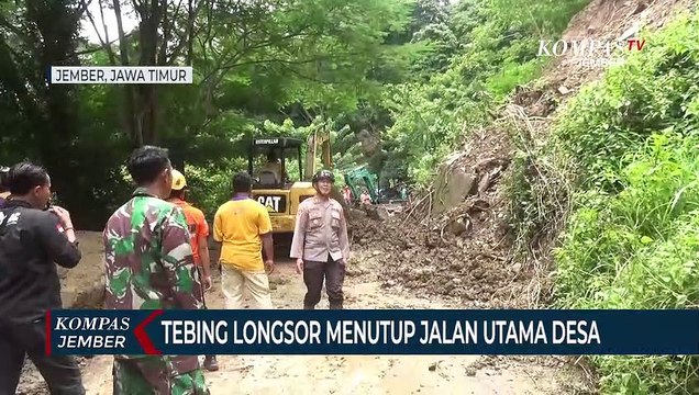 TebingBukitLongsor Menutup JalanDesa, Aktivitas Warga Lumpuh