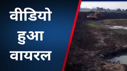महराजगंज: अतिक्रमण ध्वस्त करने की जगह मिट्टी खोद रहा बाबा का बुलडोजर, जानिए माजरा