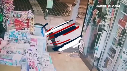 Görünmeyeceğini sandı ama... Hırsız bu sefer sürünerek girdi, koşarak çıktı!