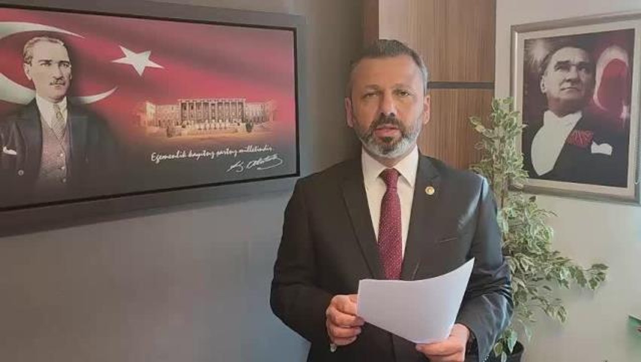 Burak Erbay, Bakan Soylu ve Akar'a Sordu: "Afad, Kızılay Gibi Kurumlara Ne Kadar Para Aktardınız? Ne Kadar Çadır Aldınız? Deprem Anında Bu Çadırlar...