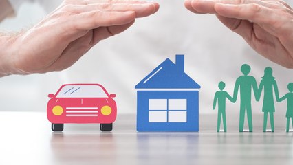 सिर्फ टर्म इंश्योरेंस ही है काफी या कहीं और भी देना होगा ध्यान?