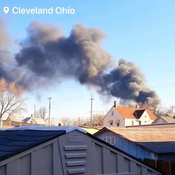BREAKING: Massive fire at a Metal fabricator plant with Cleveland | Ohio