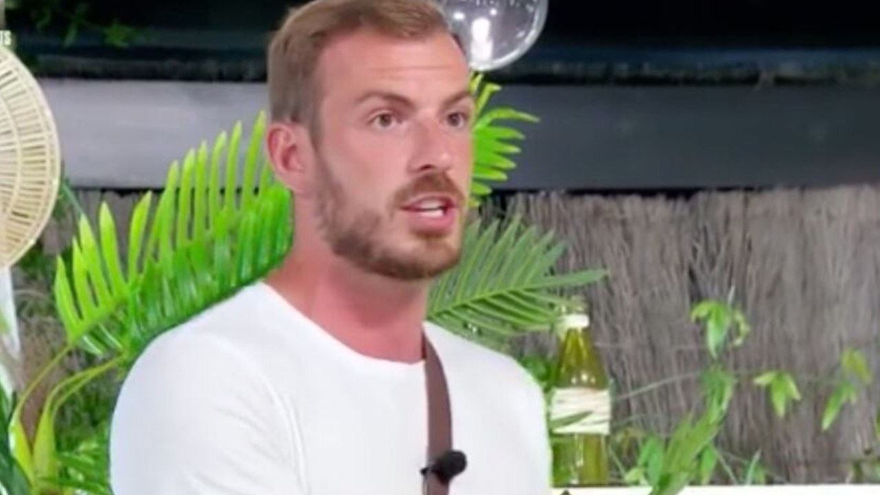 Voici - Julien Bert accusé de violences envers Hilona Gos : cet appel pendant lequel il s'excuse d'avoir étranglé son ex