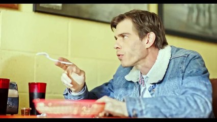 'Double Threat'- Tráiler oficial