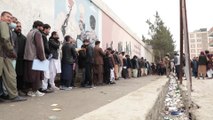 طالبان تبدأ إصدار جوازات السفر بعد طول الانتظار.. والعربية ترصد التوزيع