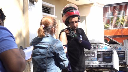 Aplican vacunas contra la Covid-19 en el barrio El Riguero, Managua