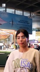 Khushi Kapoor दिखी एयरपोर्ट पर सिंपल लुक में