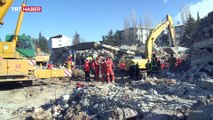 Adıyaman'da depremde yıkılan binanın sorumluları suçu birbirlerine attı