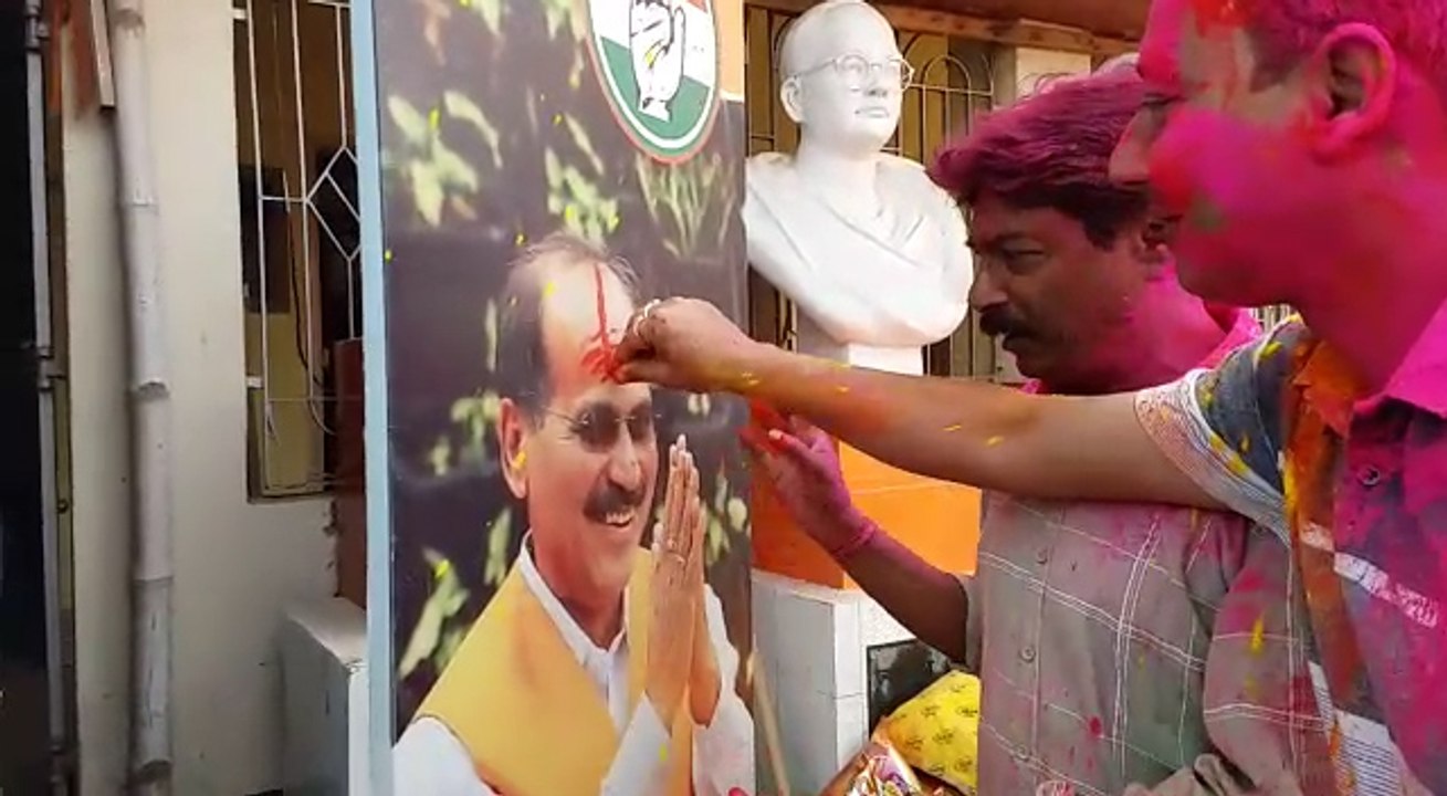 মমতা ব্যানার্জী অপরাজেয় নয়, টিএমসি কে বধিবে যে মুর্শিদাবাদে বাড়িছে সে: অধীর| Oneindia Bengali