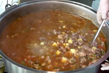 Kırıkkale'de depremzedelere sıcak yemek hizmeti