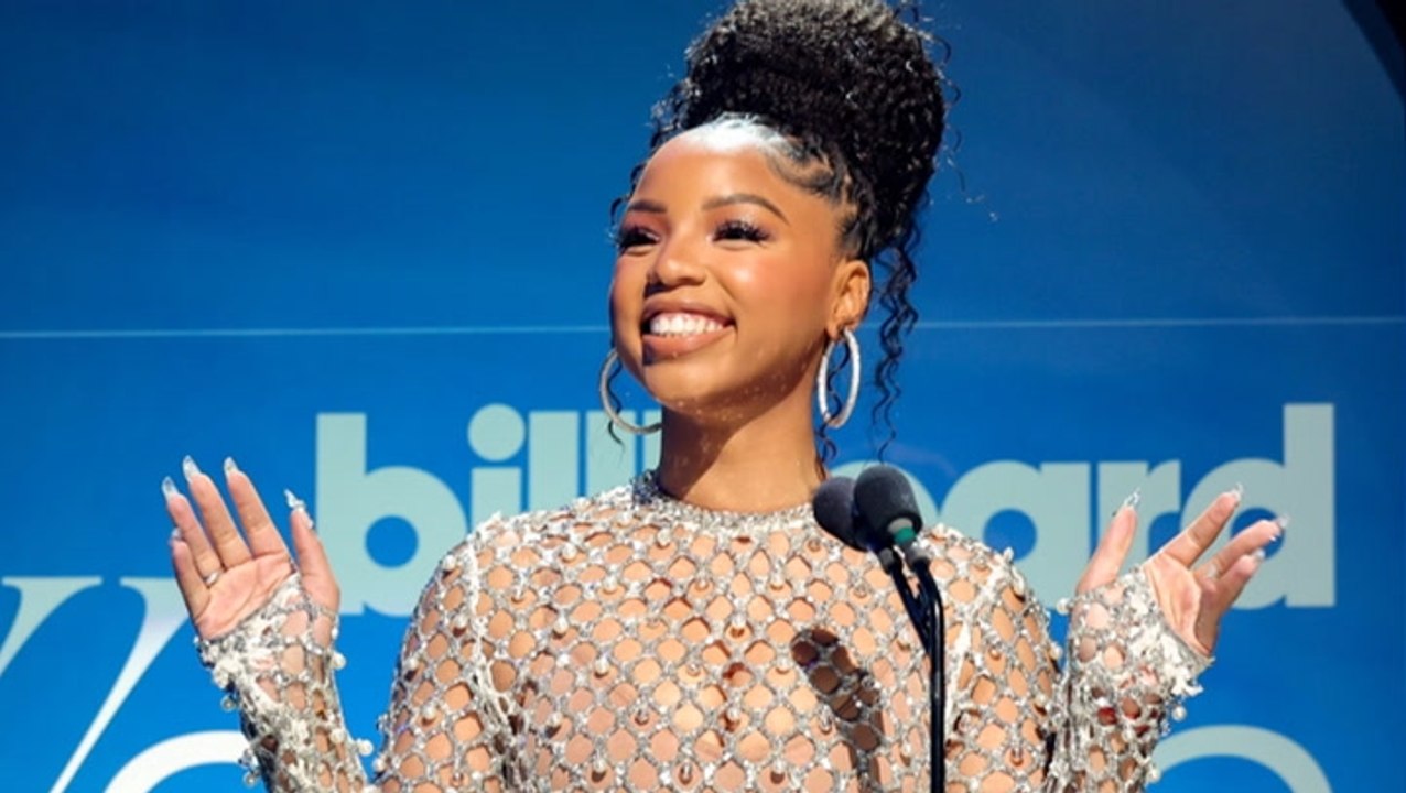 Chlöe Bailey Presents Latto With The Powerhouse Award | Billboard Women in Music 2023