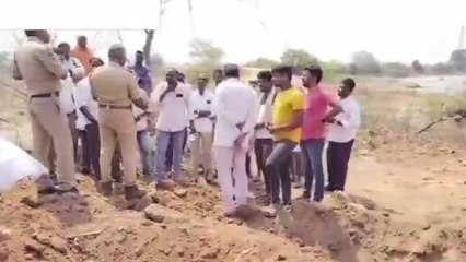 రామాయంపేట: పెద్ద చెరువును కబ్జా చేయబోయిన రియల్ ఎస్టేట్ వ్యాపారి..