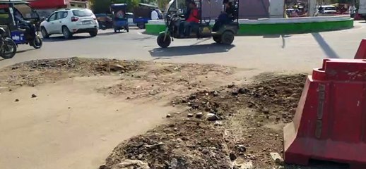केबल डालने सहित पानी की लाइन सुधारने जगह-जगह खोद दी सड़क