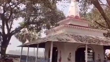 দঃ দিনাজপুর: চলছে বালি মাফিয়ারাজ,শিবমন্দির তলিয়ে যাবার আশঙ্কা