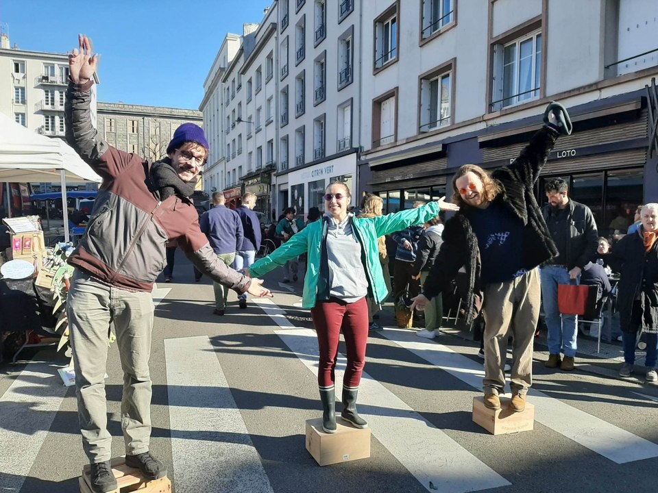 Des crieurs au marché Saint-Louis à Brest