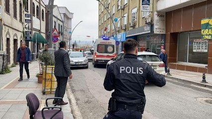 KAVGAYI İZLERKEN BACAĞINDAN VURULDU