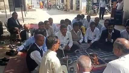 कोर्ट परिसर में अधिवक्ताओं ने यज्ञ कर दी आहुति, जाने पूरा माजरा
