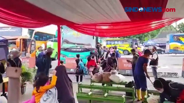 H-6 Lebaran, Terminal Kampung Rambutan Mulai Diserbu Pemudik