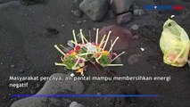 Hari Raya Ngembak Geni, Warga Karangasem Berdatangan ke Kawasan Pantai