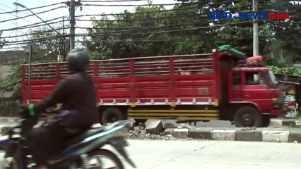 Video herunterladen: Bus Rem Blong di Semarang Tabrak Pak Ogah Hingga Tewas