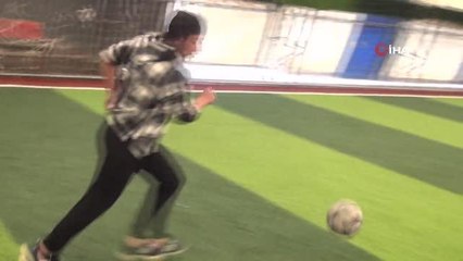 Farkındalık maçında sevinen çocuklar oldu