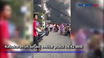 Download Video: Pasar Komplek Garuda Tangerang Terbakar, Puluhan Kios Dilahap Api