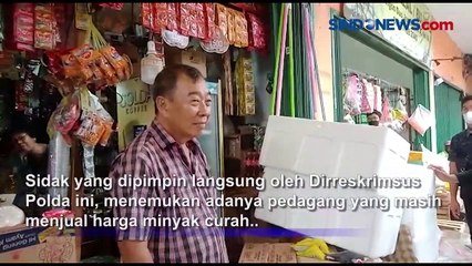 Скачать видео: Sidak Pasar, Dirreskrimsus Polda Jambi Temukan Pedagang Jual Minyak Curah Diatas HET