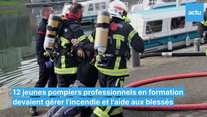 Sablé-sur-Sarthe : les pompiers en exercice sur le bateau le Sablésien