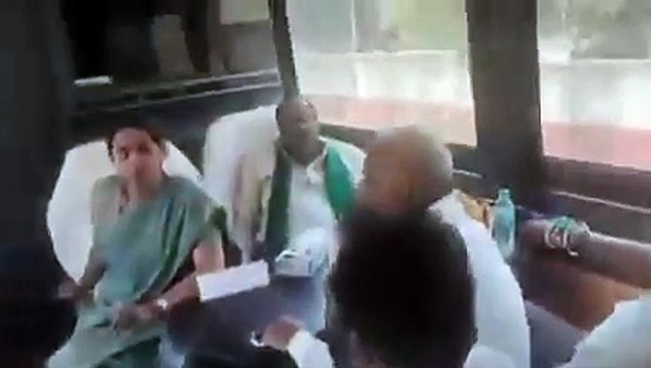 कांग्रेस के वरिष्ठ नेता का वीडियो वायरल, मुख्यमंत्री ने कहा यही वे करते रहे हैं