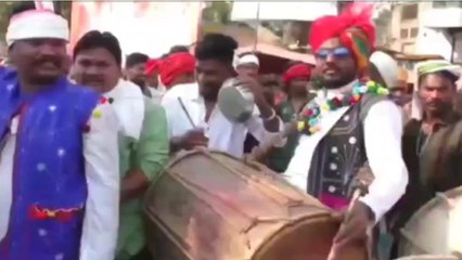 भगोरिया में भील सेना ने मांदल के साथ निकाली गैर,जमकर झूमे आदिवासी
