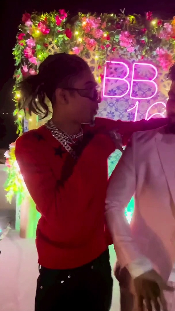 बिग बॉस 16 विनर MC Stan ने मंडली के साथ परफॉर्म किया सांग, शिव ठाकरे, अब्दू रोज़िक ने की जमकर मस्ती