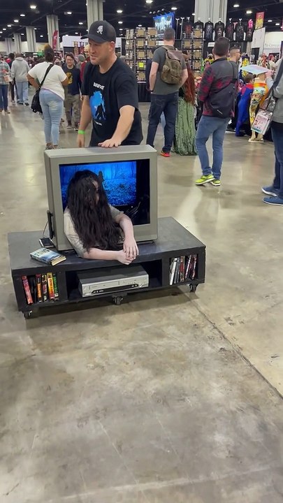 The Ring Cosplay Spotted at Comic Convention
