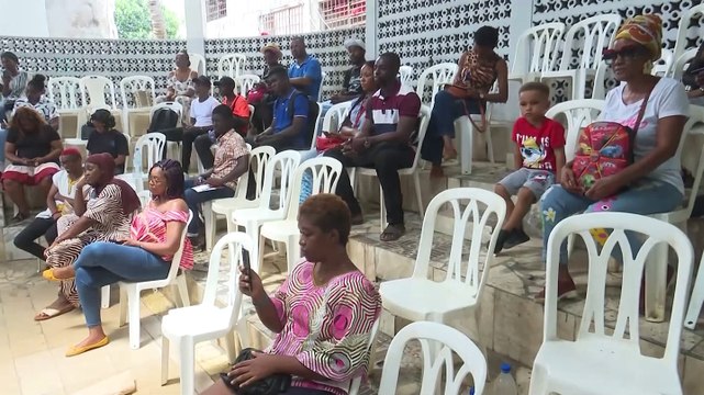 Dobet Gnahoré, pour son retour au village Kiyi mbock partage ces connaissances