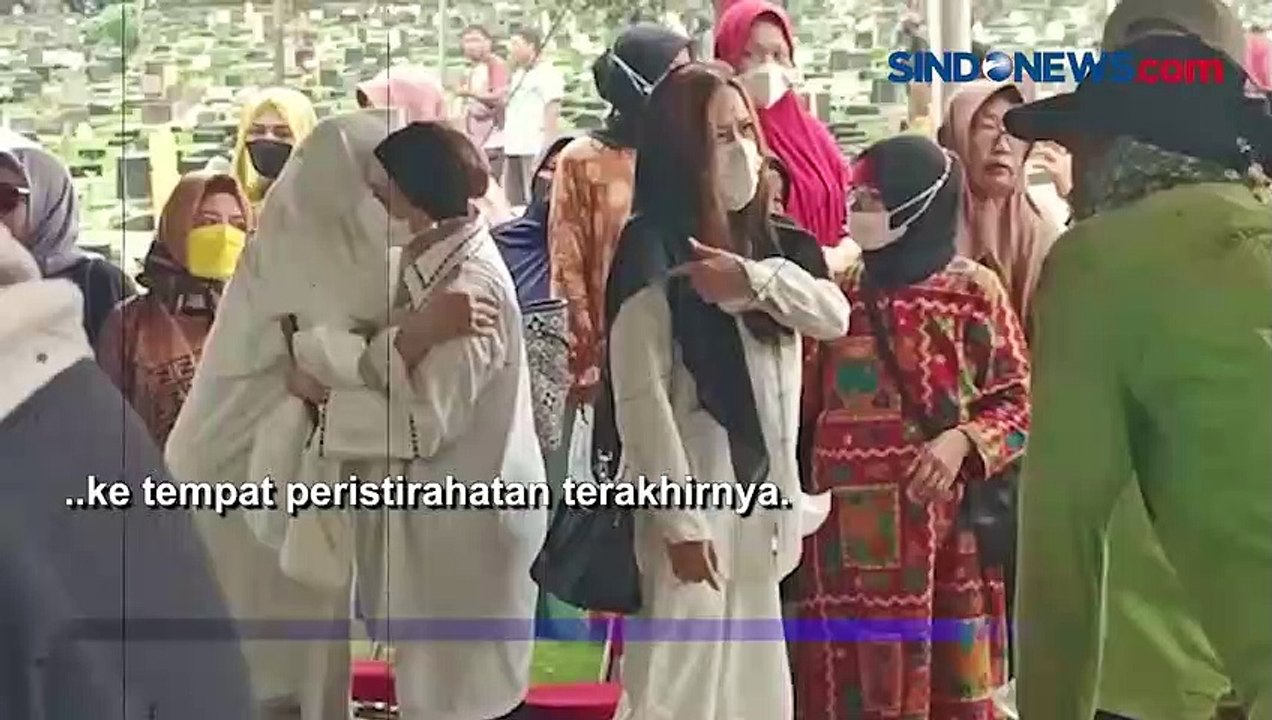 Duka Mendalam Menyelimuti Pemakaman Mieke Wijaya di TPU Tanah Kusir