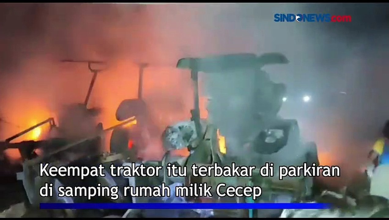 4 Traktor Besar Terbakar di Permukiman Padat Indramayu, Warga Panik