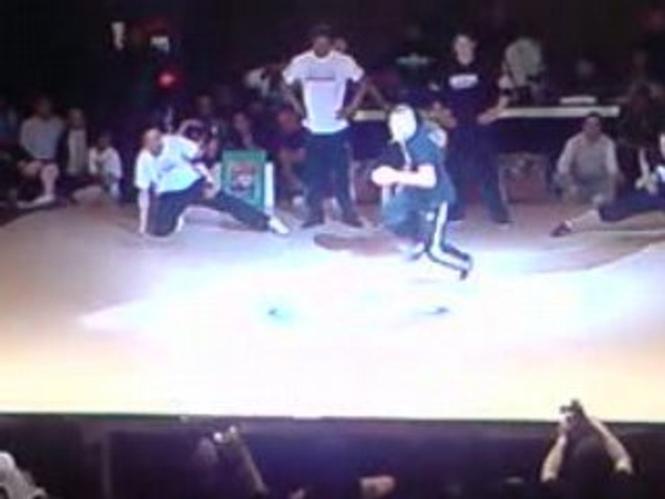 CHELLE BATTLE PRO POCKEMON CREW