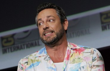 Zachary Levi has hailed Dame Helen Mirren as a "trouper" for pushing through a broken finger on set