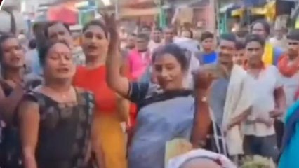 लखीसराय: किन्नरों पर चढ़ा होली का खुमार, गीतों पर लगायें ठुमका