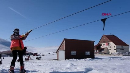 HESAREK KAYAK MERKEZİ, DEPREMZEDE ÇOCUKLARI BEKLİYOR