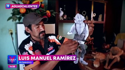 Artesano crea la figura de Pinocho y Gepetto de la película de Guillermo del Toro