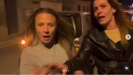 Españolas insultan y atacan a pareja de latinos.