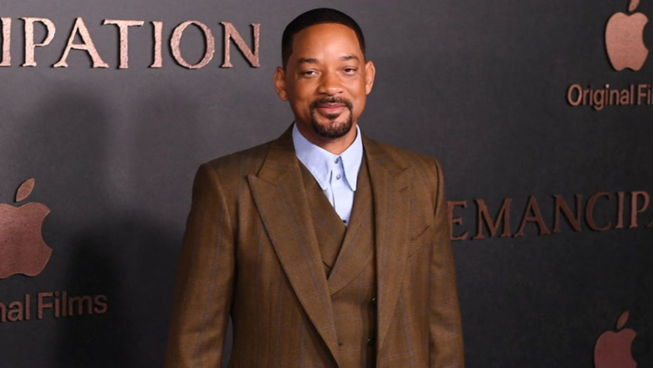 Will Smith Returns to Awards Stage for the First Time Since the 2022 Oscars | THR News