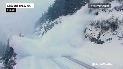 Controlled avalanche plummets onto Washington highway