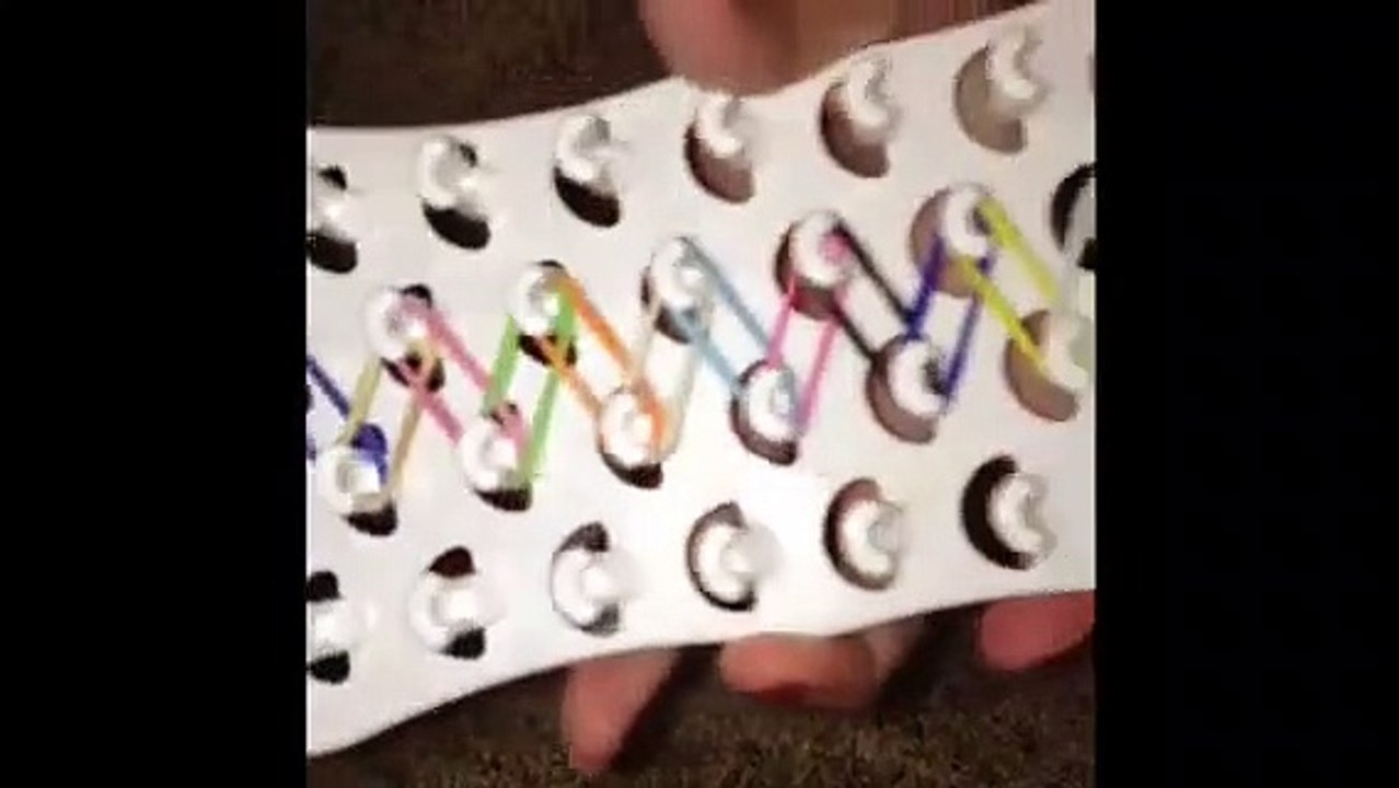 Easy Rubber Band Bracelet Tutorial- Single Chain