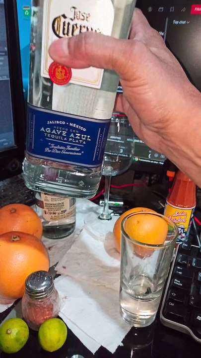 tequila jose cuervo especial plata agave azul una botella de la mejor calidad en mexico