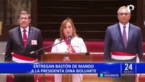 Dina Boluarte recibe bastón de mando de la Policía Nacional y Fuerzas Armadas