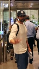 Kartik Aaryan एयरपोर्ट पर कूल लुक में दिखे