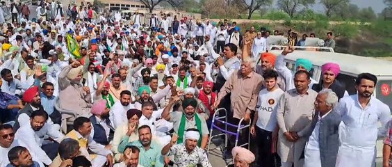 साधुवाली बॉर्डर पर किसानों ने नेशनल हाइवे को पांच घंटे तक किया जाम