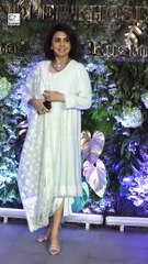 Traditional Look में खूबसूरत दिखी Neetu Kapoor