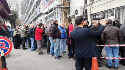 SGK önündelerinde EYT kuyruğu oluştu